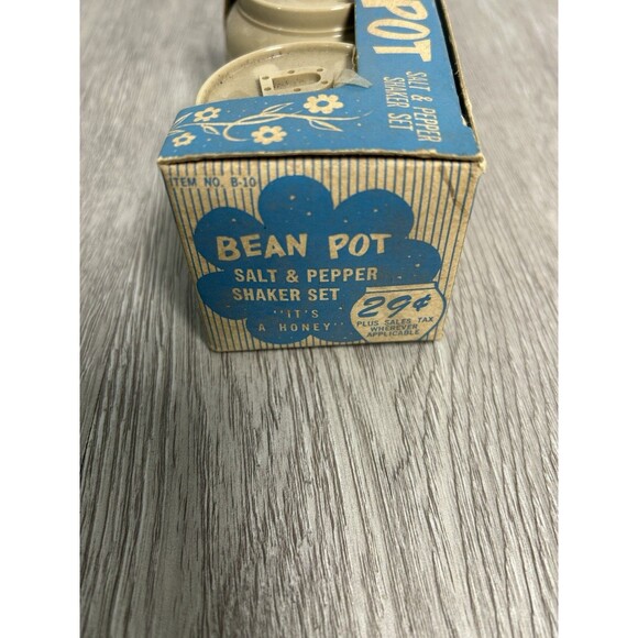 Vintage Bean Pot Salt & Pepper Shakers Plastic In Original Box Bee Plastics Inc - Picture 5 of 7